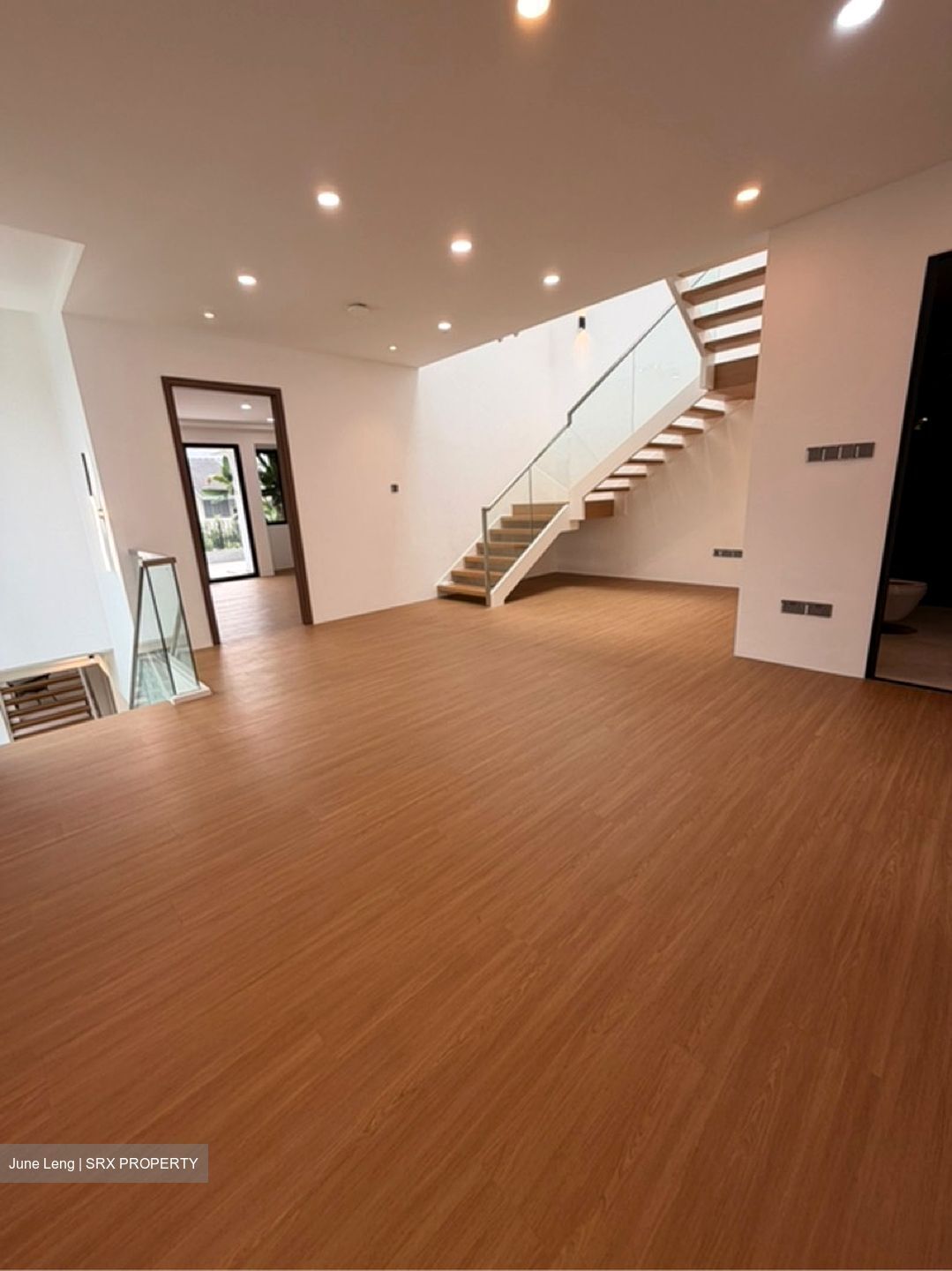 Opera Estate (D15), Terrace #629340811